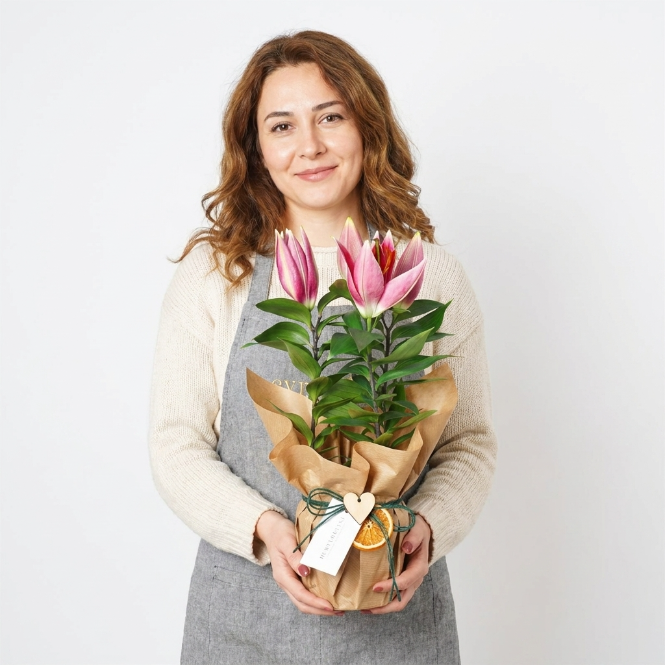 Premium İthal Lilyum Buketi - Canlı ve Kalıcı Salon Çiçeği